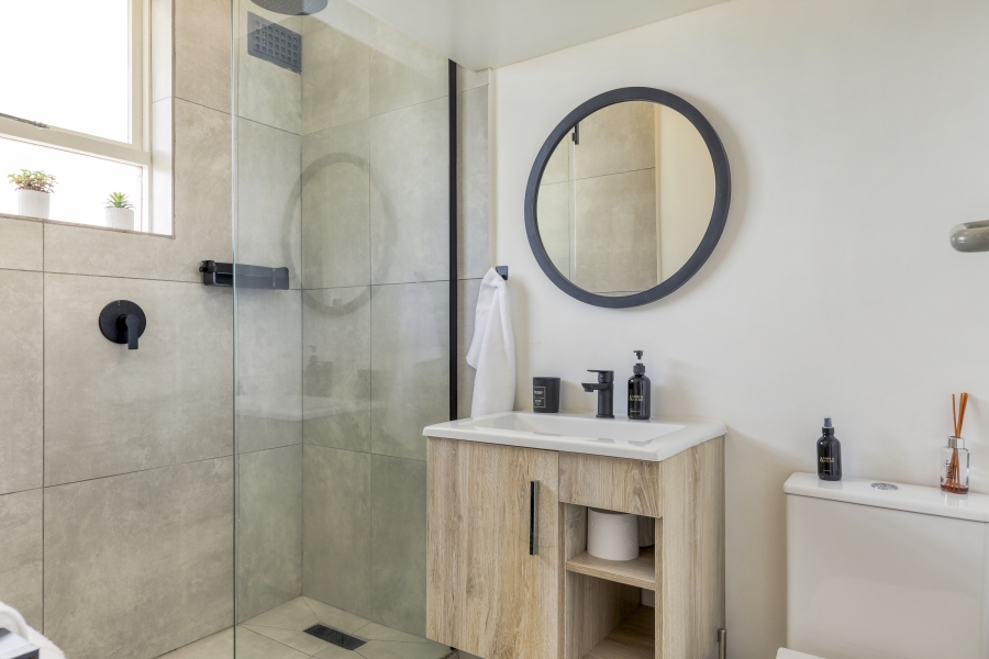 To Let 1 Bedroom Property for Rent in Green Point Western Cape